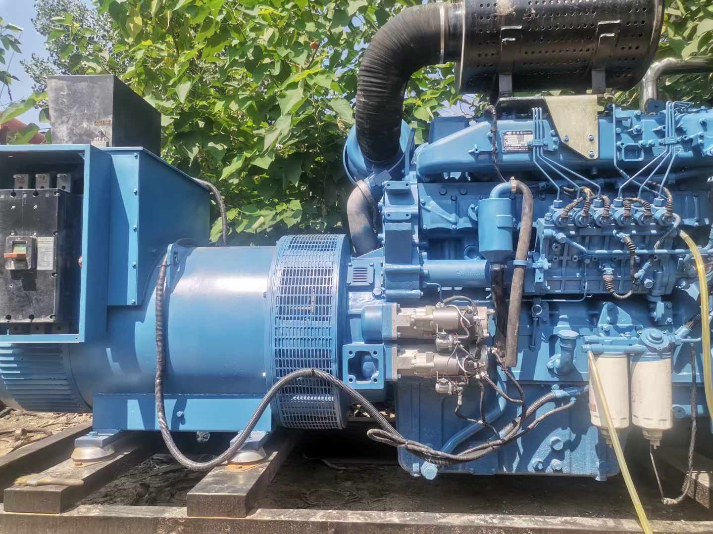 陈巴尔虎详细说明降低 800kW 柴油发电机输出电流波动的方法