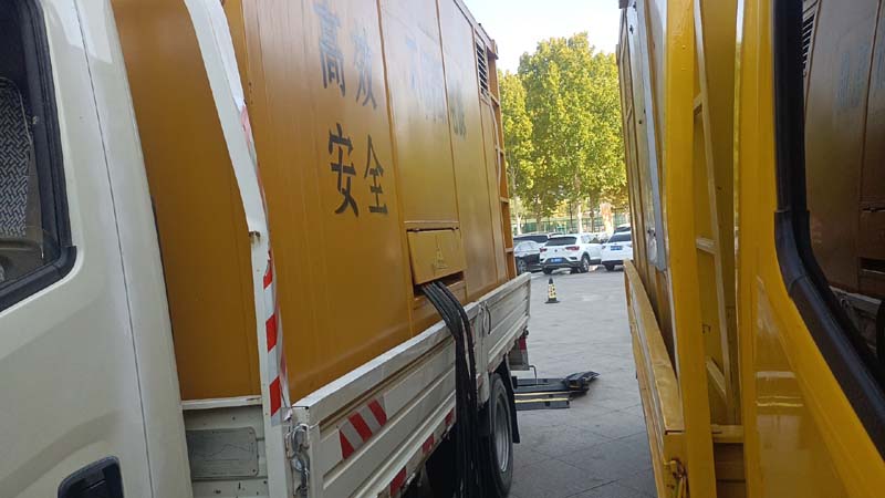 陈巴尔虎如何判断柴油发电机组和UPS电源的切换时间是否符合要求？