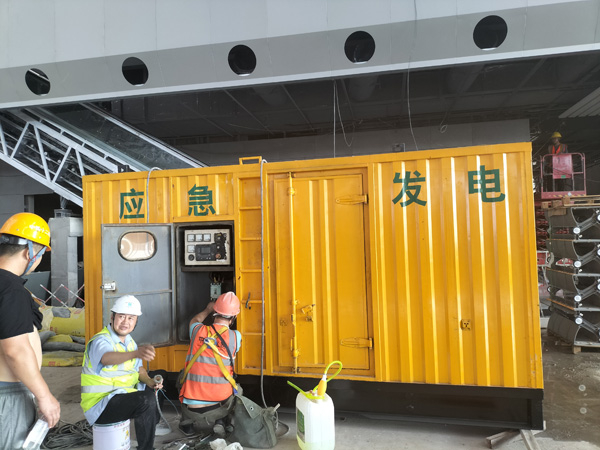 陈巴尔虎怎样判断空气滤清器是否需要更换?